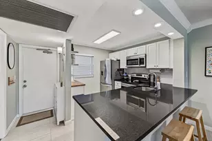 9420 Poinciana Pl, Davie, FL 33324 - Photo 4