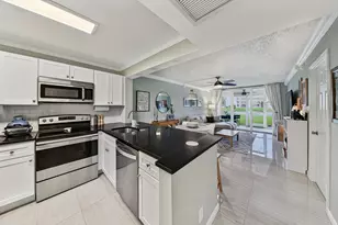 9420 Poinciana Pl, Davie, FL 33324 - Photo 14