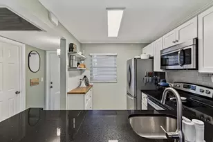 9420 Poinciana Pl, Davie, FL 33324 - Photo 6