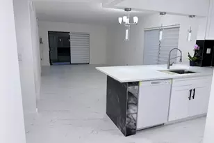 300 E Club Cir, Boca Raton, FL 33431 - Photo 2