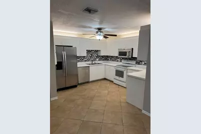 1536 N Lawnwood Circle #3, Fort Pierce, FL 34950 - Photo 6
