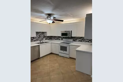 1536 N Lawnwood Circle #3, Fort Pierce, FL 34950 - Photo 8