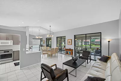 10223 N Circle Lake Drive #201, Boynton Beach, FL 33437 - Photo 4