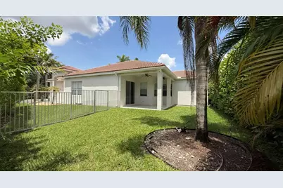 522 Live Oak Lane, Weston, FL 33327 - Photo 2