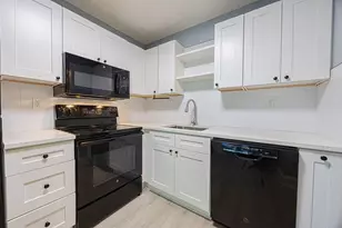 9440 SW 8th St, Boca Raton, FL 33428 - Photo 2