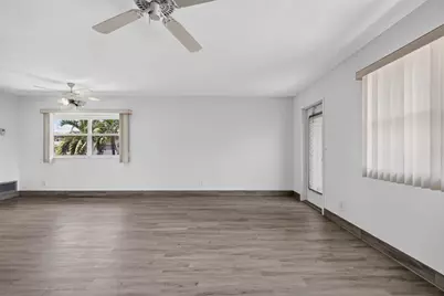 654 Saxony N, Delray Beach, FL 33446 - Photo 4