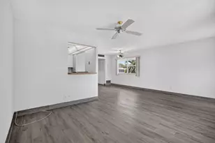 654 Saxony N, Delray Beach, FL 33446 - Photo 2