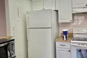 654 Saxony N, Delray Beach, FL 33446 - Photo 2