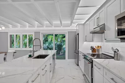 2627 NE 10th Avenue, Wilton Manors, FL 33334 - Photo 4