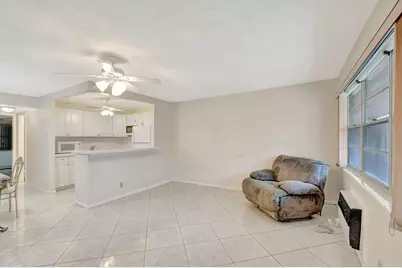 70 Camden C, West Palm Beach, FL 33417 - Photo 2