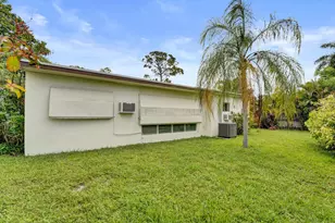 2024 NE 26th Dr, Wilton Manors, FL 33306 - Photo 16