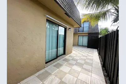 303 Waterview Drive, Palm Springs, FL 33461 - Photo 2