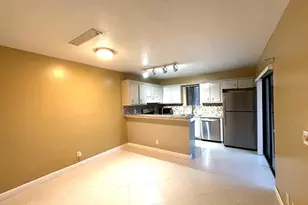 303 Waterview Dr, Palm Springs, FL 33461 - Photo 8