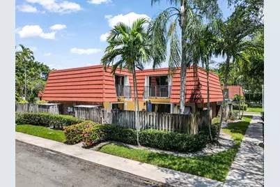 725 NW 99th Circle, Plantation, FL 33324 - Photo 1