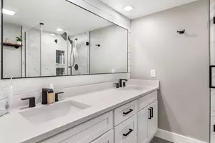 725 NW 99th Cir, Plantation, FL 33324 - Photo 22