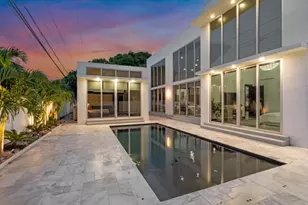 284 NE 7th St, Boca Raton, FL 33432 - Photo 2