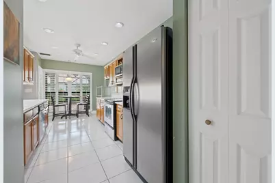 3018 Lake Shore Drive, Deerfield Beach, FL 33442 - Photo 12