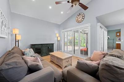 3018 Lakeshore Drive, Deerfield Beach, FL 33442 - Photo 16
