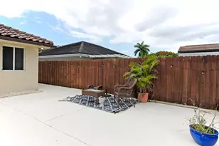 18324 SW 149th Pl, Miami, FL 33187 - Photo 4
