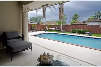 18324 SW 149th Place, Miami, FL 33187 - Photo 2