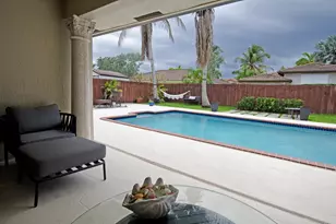 18324 SW 149th Pl, Miami, FL 33187 - Photo 2