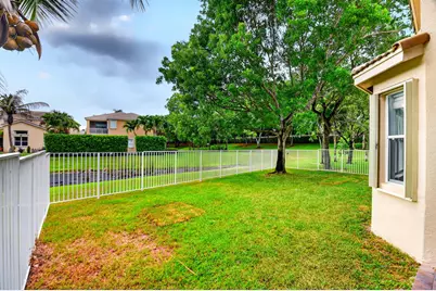 8049 Via Bolzano, Lake Worth, FL 33467 - Photo 38