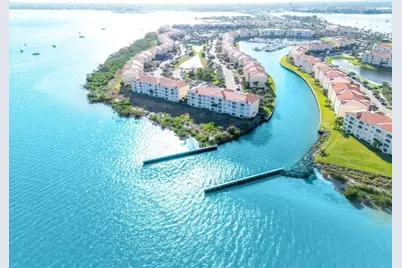 35 Harbour Isle Drive W #202, Fort Pierce, FL 34949 - Photo 4