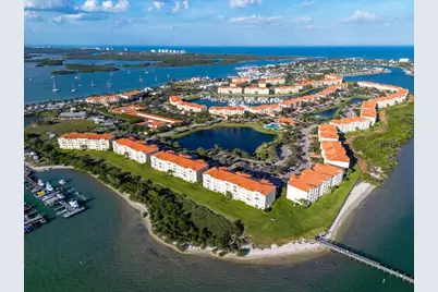 35 Harbour Isle Drive W #202, Fort Pierce, FL 34949 - Photo 2
