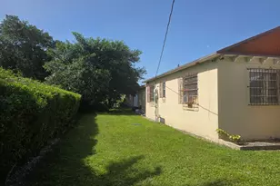 2466 NW 91st St, Miami, FL 33147 - Photo 16