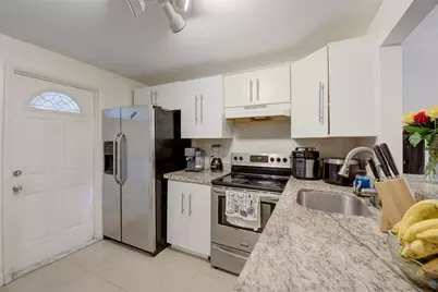 3777 NW 78th Avenue NW #10D, Hollywood, FL 33024 - Photo 4
