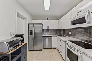 9 NE 19th Ct, Wilton Manors, FL 33305 - Photo 4
