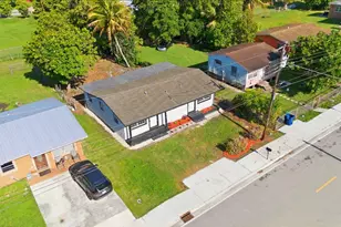 270 SW 10th Ave, South Bay, FL 33493 - Photo 1
