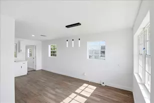 270 SW 10th Ave, South Bay, FL 33493 - Photo 8