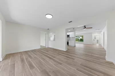 7198 E Pine Forest Cir Circle E, Lake Worth, FL 33467 - Photo 18