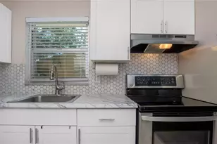 5186 NE 6th Ave, Oakland Park, FL 33334 - Photo 10