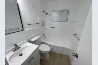 1635 NE 160th Street, North Miami Beach, FL 33162 - Photo 16