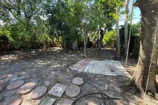 1635 NE 160th St, North Miami Beach, FL 33162 - Photo 22