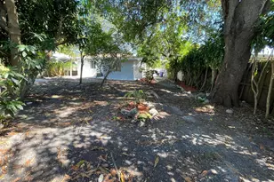 1635 NE 160th St, North Miami Beach, FL 33162 - Photo 28