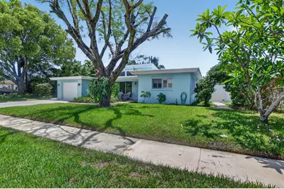 2110 NE 4th Avenue, Boca Raton, FL 33431 - Photo 2