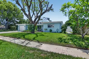 2110 NE 4th Ave, Boca Raton, FL 33431 - Photo 2