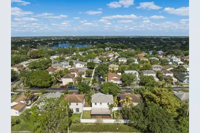 310 NW 207th Way, Pembroke Pines, FL 33029 - Photo 6