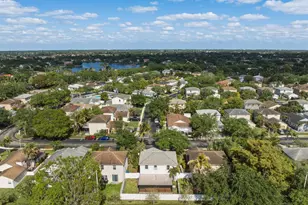 310 NW 207th Way, Pembroke Pines, FL 33029 - Photo 6