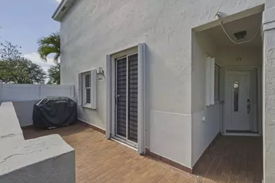 310 NW 207th Way, Pembroke Pines, FL 33029 - Photo 18