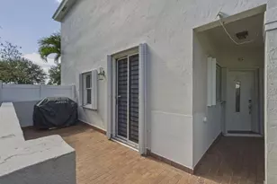 310 NW 207th Way, Pembroke Pines, FL 33029 - Photo 18