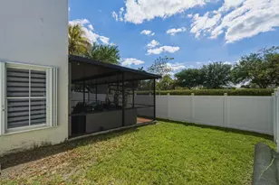 310 NW 207th Way, Pembroke Pines, FL 33029 - Photo 14