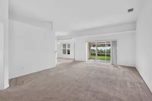 8253 Sand Pine Cir, Port Saint Lucie, FL 34952 - Photo 10