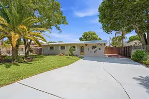 1095 NE Tuxedo Terrace, Jensen Beach, FL 34957 - Photo 2