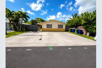 719 SW 7th Street #2, Hallandale Beach, FL 33009 - Photo 2