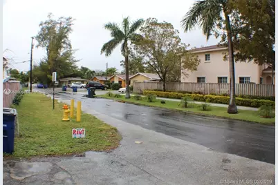 719 SW 7th Street #2, Hallandale Beach, FL 33009 - Photo 1