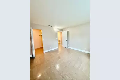 2050 Oleander Boulevard #11-103, Fort Pierce, FL 34950 - Photo 10